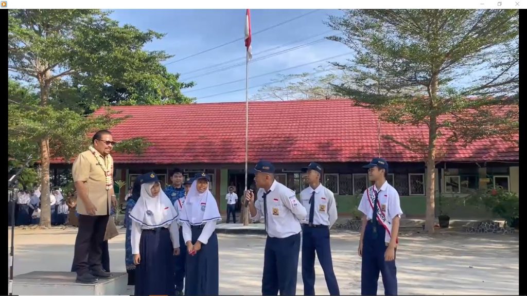 Kepala BKPSDM Mengajar ke SMPN 8 Banjarbaru